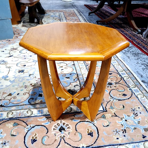 Lot 264 - SIDE TABLE