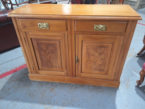 Lot 143 - SIDEBOARD