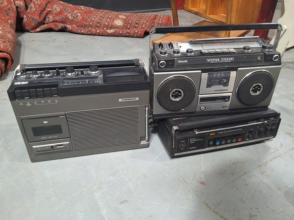 Lot 412 - STEREOS