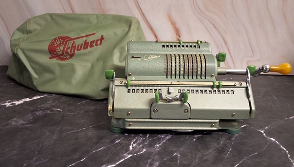 Lot 1366 - MECHANICAL CALCULATOR