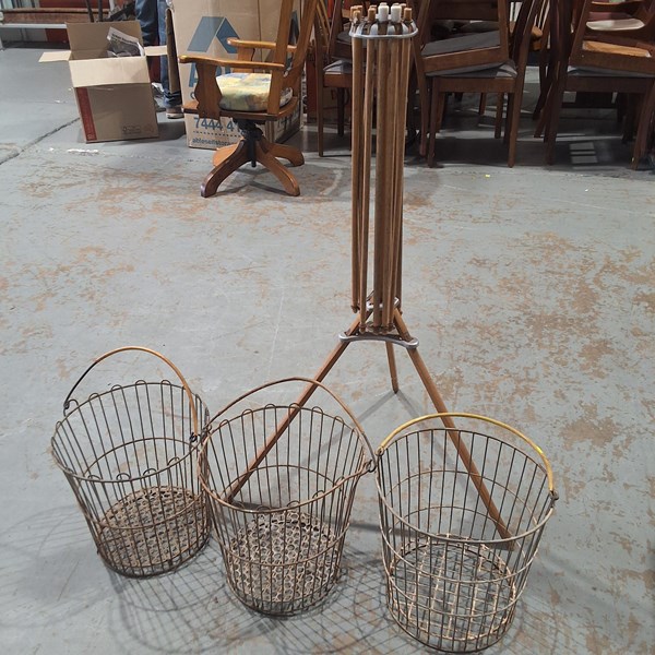 Lot 367 - BASKETS AND AIRER