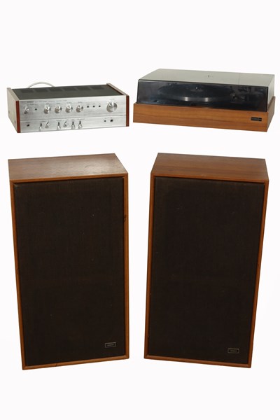 Lot 63 - HITACHI HI-FI