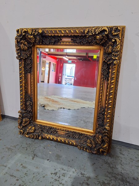 Lot 173 - MIRROR