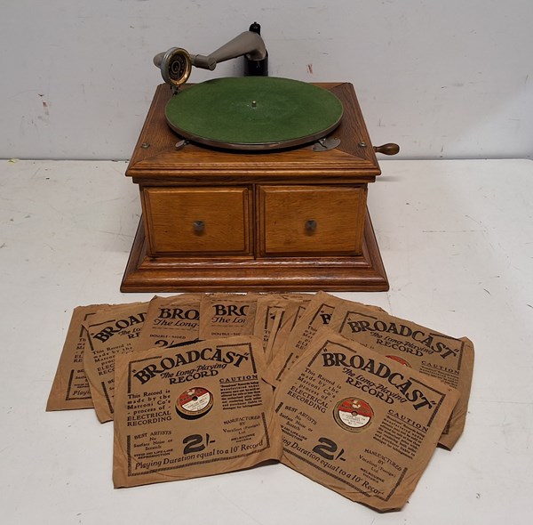 Lot 1243 - GRAMOPHONE