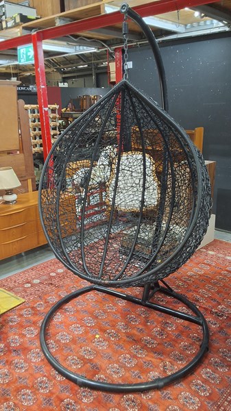 Lot 451 - EGG CHAIR