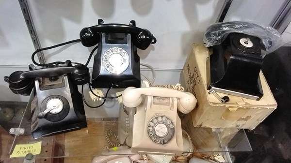 Lot 1319 - TELEPHONES