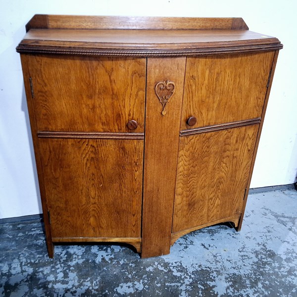 Lot 228 - SIDEBOARD