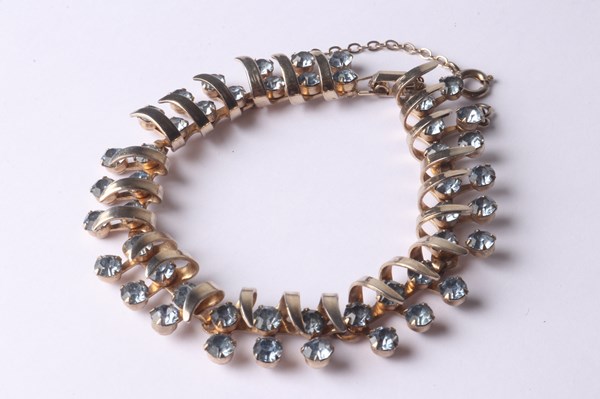 Lot 1082 - COSTUME BRACELET