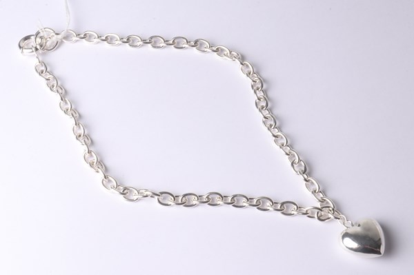 Lot 1124 - SILVER NECKLACE