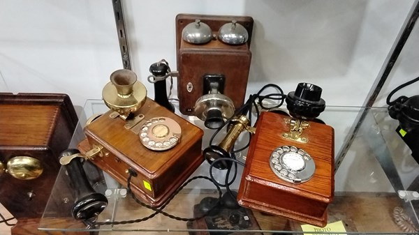 Lot 1322 - TELEPHONES