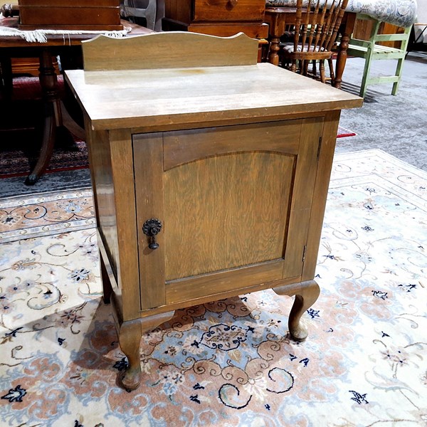 Lot 243 - BEDSIDE CABINET