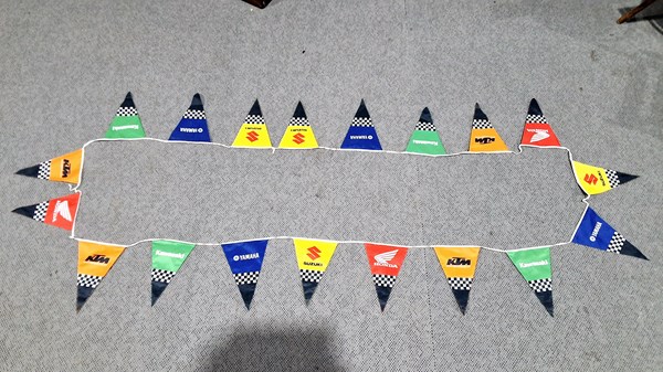 Lot 103 - RACING FLAGS