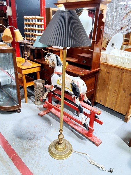 Lot 401 - STANDARD LAMP