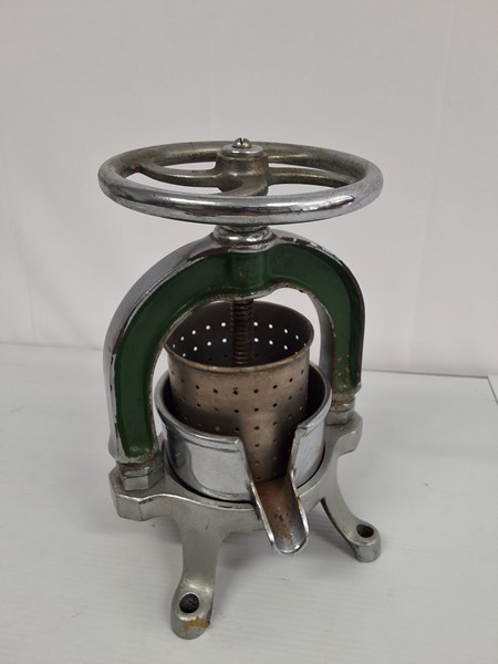 Lot 1243 - JUICER