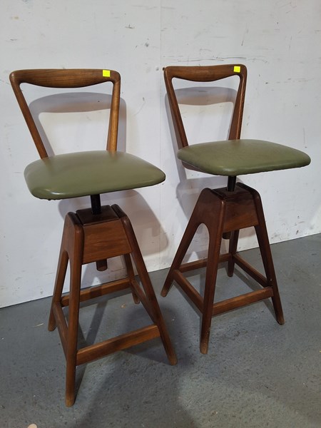 Lot 475 - BAR STOOLS