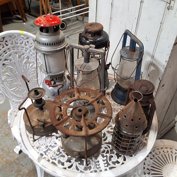 Lot 268 - HURRICANE LAMPS AND STOVES