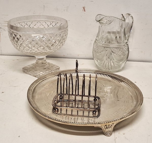 Lot 1469 - GLASS & METALWARE