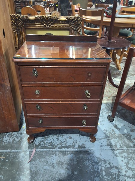 Lot 421 - BEDSIDE CHEST