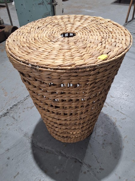 Lot 342 - LAUNDRY BASKET