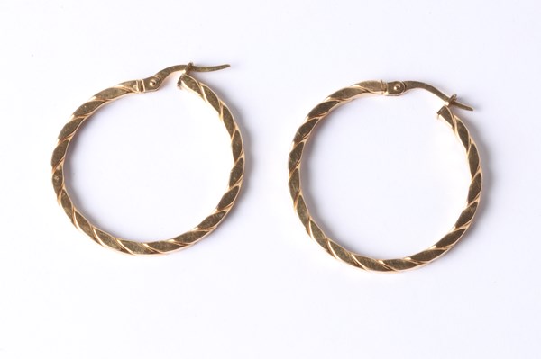 Lot 1066 - GOLD EARRINGS