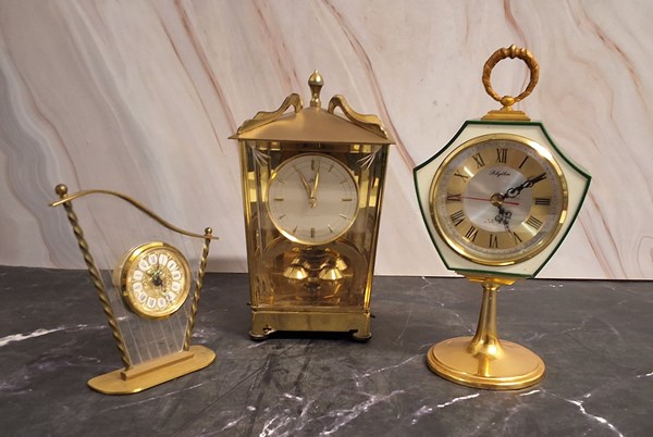 Lot 1285 - CLOCKS