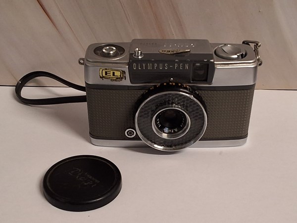 Lot 1268 - OLYMPUS CAMERA