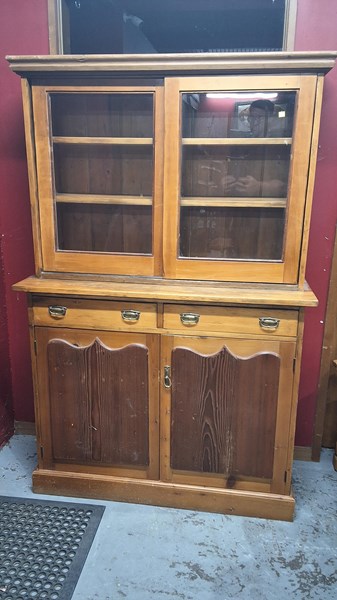 Lot 74 - KITCHEN DRESSER