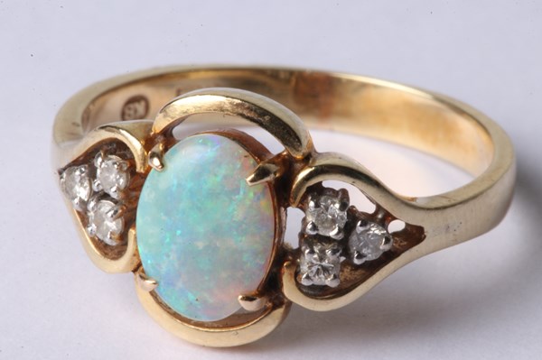 Lot 1001 - GOLD OPAL & DIAMOND ring