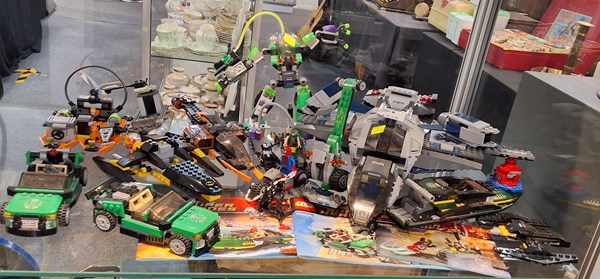 Lot 1438 - LEGO