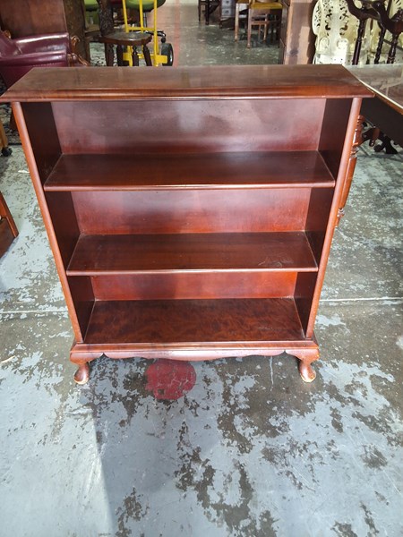 Lot 156 - BOOKSHELF