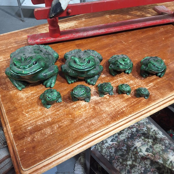 Lot 208 - GREEN TOADS