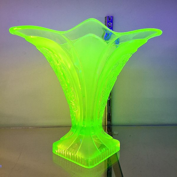 Lot 1362 - URANIUM GLASS VASE