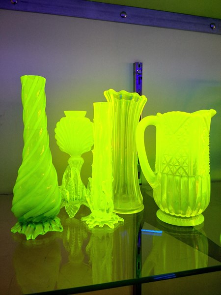 Lot 1352 - URANIUM GLASS VASES