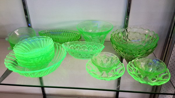 Lot 1348 - URANIUM GLASS BOWLS