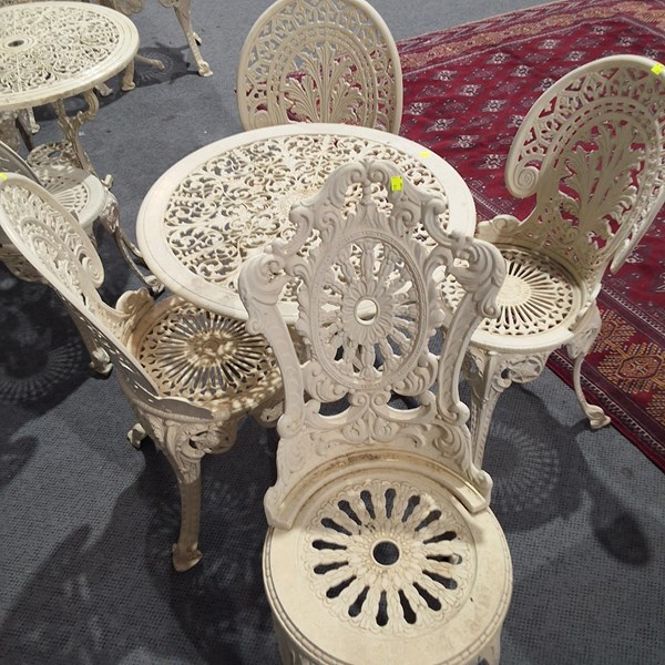 Lot 356 - PATIO SET