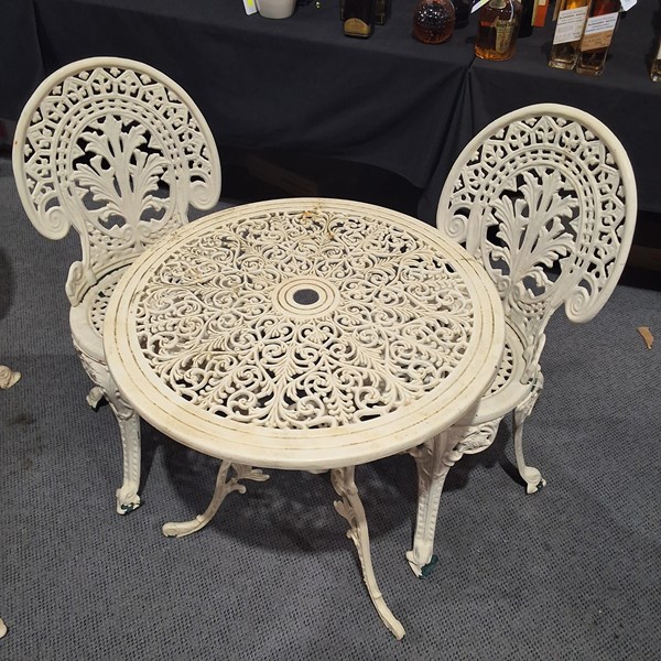 Lot 355 - PATIO SET