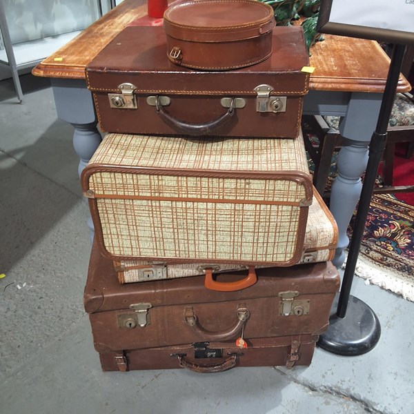 Lot 384 - SUITCASES