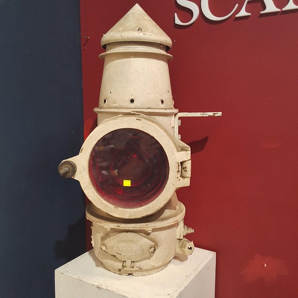 Lot 475 - NAVIGATION LIGHT