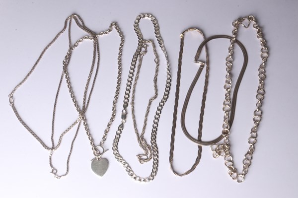 Lot 1096 - SILVER CHAINS