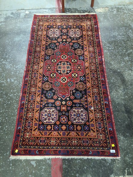 Lot 250 - RUG