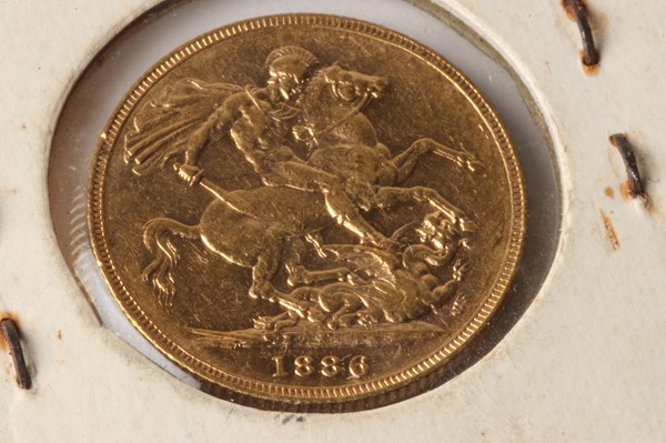 Lot 1057 - GOLD SOVEREIGN