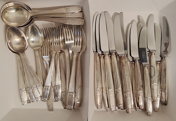 Lot 1092 - FLATWARE