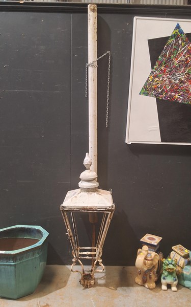 Lot 454 - STREET LIGHT