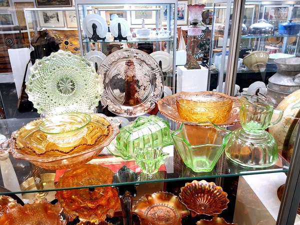 Lot 1410 - DEPRESSION GLASS