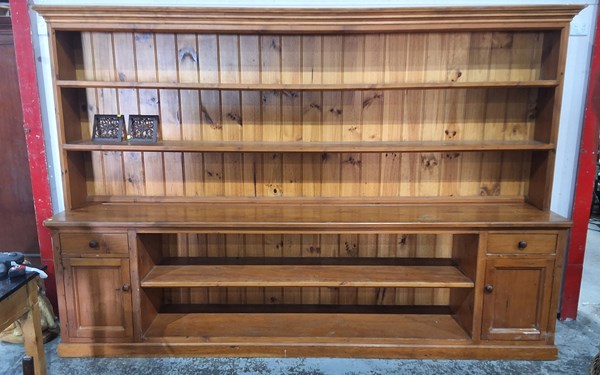 Lot 197 - LARGE DRESSER