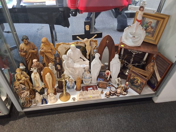 Lot 1163 - RELIGIOUS ORNAMENTS