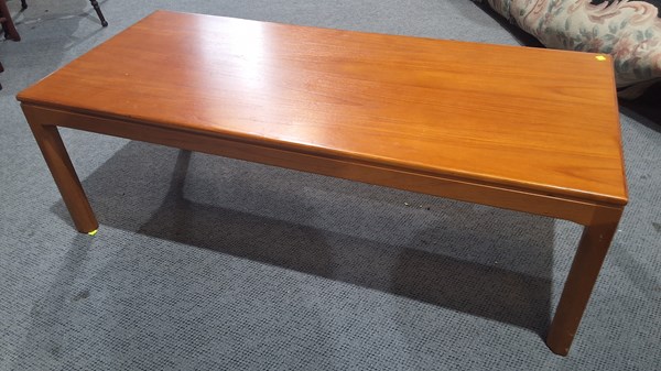 Lot 96 - COFFEE TABLE