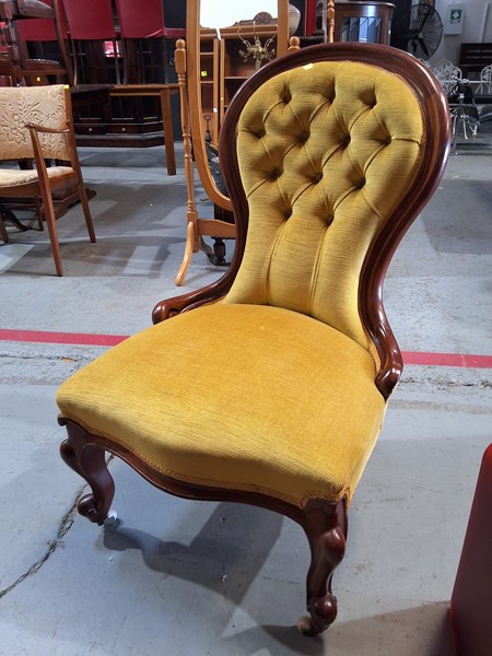 Lot 387 - GRANDMOTHER CHAIR