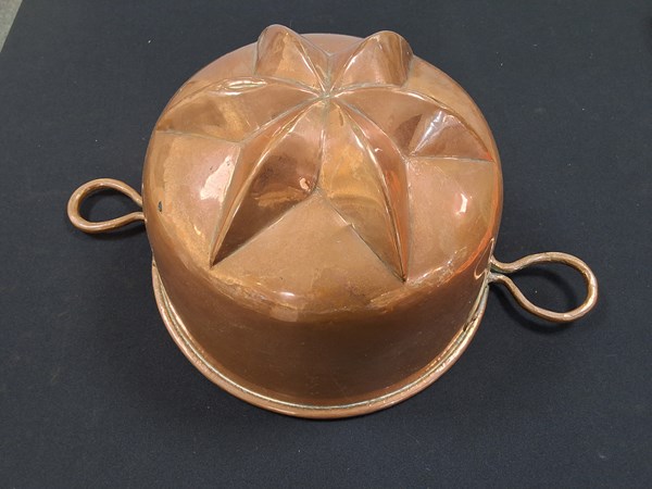 Lot 1312 - PUDDING MOULD