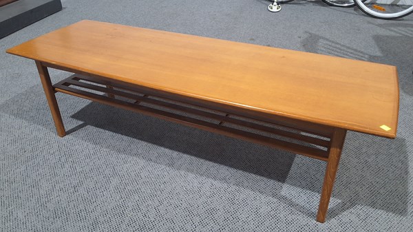 Lot 65 - COFFEE TABLE